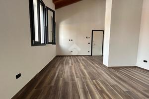 3 LOCALI A CASTELNOVO DI SOTTO