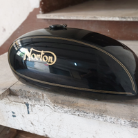 Serbatoio norton commando