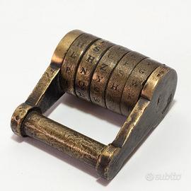 Bel lucchetto antico con combinazione di lettere 