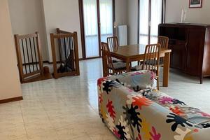 Libera stanza doppia per studentesse