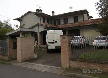 Immobile in asta di 144 m² con 4 locali e box auto