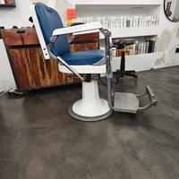 poltrona antica da barbiere anno vintage 