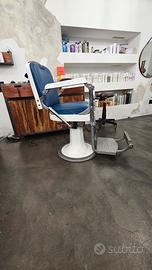 poltrona antica da barbiere anno vintage 