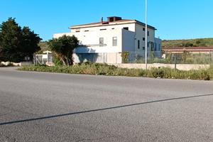 Struttura/Capannone in via Avogadro Crotone