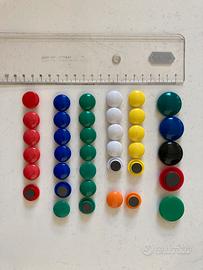 Set di calamite colorate da frigorifero / ufficio