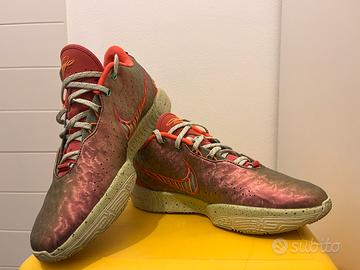 SCARPE DABASKET NIKE LE BRON XXI