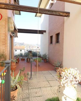 Villa di 180 m² con più di 5 locali e box auto dop