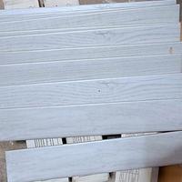 battiscopa bianco-grigia 