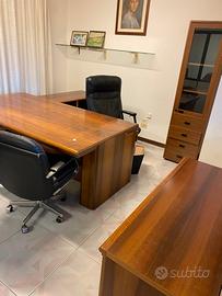 Scrivanie e mobili per ufficio