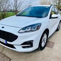 CERCHI UNA FORD KUGA USATA OTTIMAMENTE?  ECCOLA!!