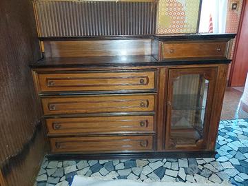 Mobiletto per camera  fatto artigianalmente a mano