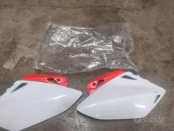 plastiche posteriori Honda CRF 2005