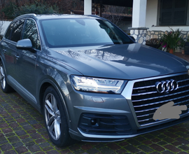 Audi Q7 3. 0TD