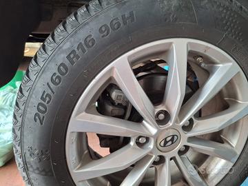 Gomme invernali 205 60 16 96 H+ cerchi in lega