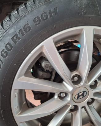 Gomme invernali 205 60 16 96 H+ cerchi in lega