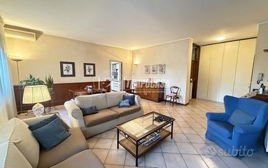 MERATE - AMPIA VILLA SINGOLA INDIPENDENTE CON PAR