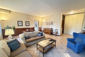 MERATE - AMPIA VILLA SINGOLA INDIPENDENTE CON PAR
