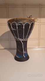 bongo decorativo in stile etnico 