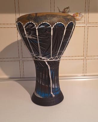 bongo decorativo in stile etnico 