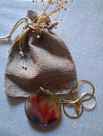 Collana con ciondolo in resina e fiori veri