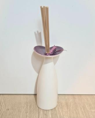 Elegante profumatore d'ambiente in porcellana bian