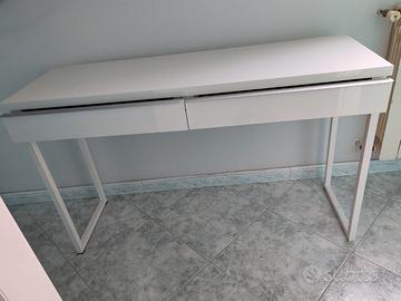 scrivania bianca laccata usata pochissimo 