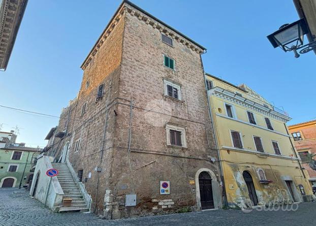 3 LOCALI A CIVITA CASTELLANA