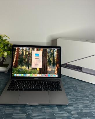 MacBook Pro 2018 Apple Garanzia Negozio Fattura