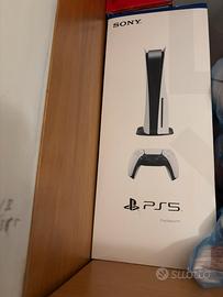 Ps5 con 2 controller e the last of us 2