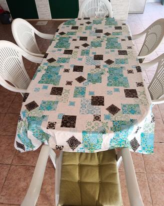tavolo bianco da giardino con 6 sedie