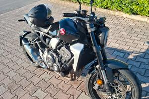 HONDA CB1000R  +  R E G A L O