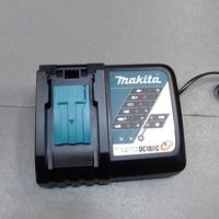 Caricabatteria Makita