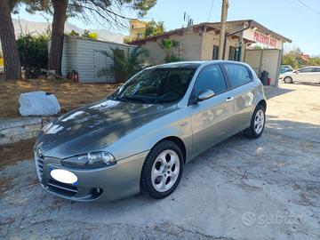 Alfa Romeo 147 1.9 JTD TRATTABILE LEGGI