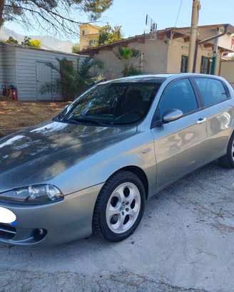Alfa Romeo 147 1.9 JTD TRATTABILE LEGGI