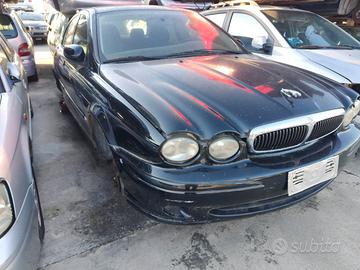 Jaguar X-type anno 2004 ricambi usati