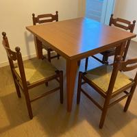 Tavolo in legno quadrato sala da pranzo, 4 sedie