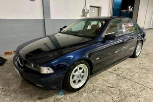 BMW SERIE 5 E39 523i