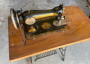 Macchina da cucire Singer vintage
