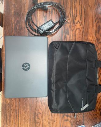 compiuter 240 G8 + custodia PREZO TRATTABILE!