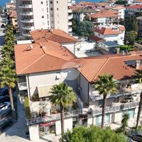 4 LOCALI A SAN BENEDETTO DEL TRONTO