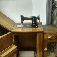Macchina da cucire antica Singer Vigorelli