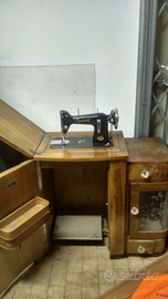 Macchina da cucire antica Singer Vigorelli