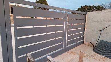 Cancello scorrevole in ferro nuovo. Lunghezza 4.50