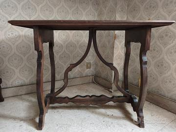 Set con tavolo, panca e 5 sedie in legno massello