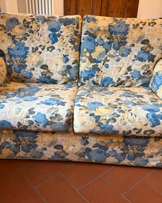 Divano due posti fantasia floreale