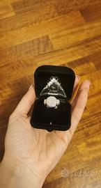 Anello in oro con pietre