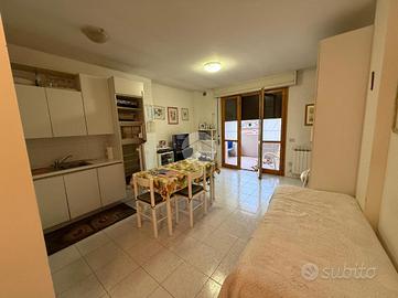 2 LOCALI A CARTOCETO