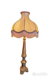 Antica lampada da tavolo 