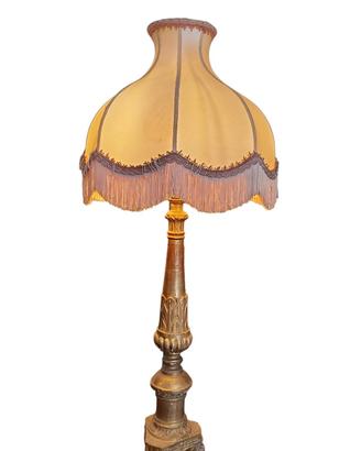 Antica lampada da tavolo 