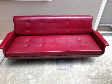 Divano vintage  in Sky rosso degli anni '50/'60.